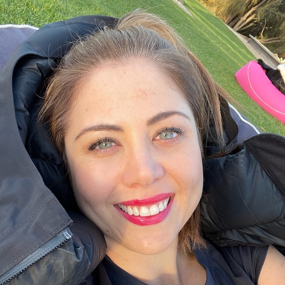 Meet your Posher, Danielle - Picture 1 of 1